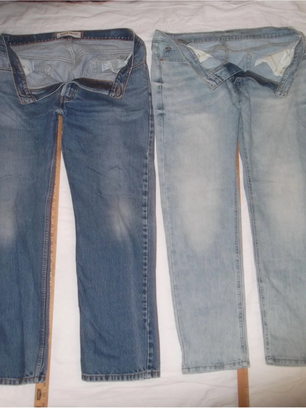 Lot of 2 Levi’s 36x32 505 Medium Wash & Signature Light Wash Straight Leg Jeans